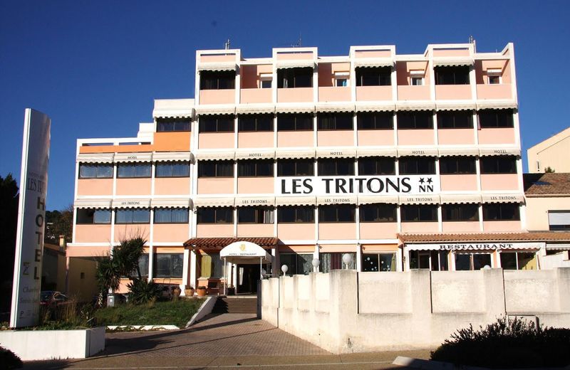 Htel Les Tritons