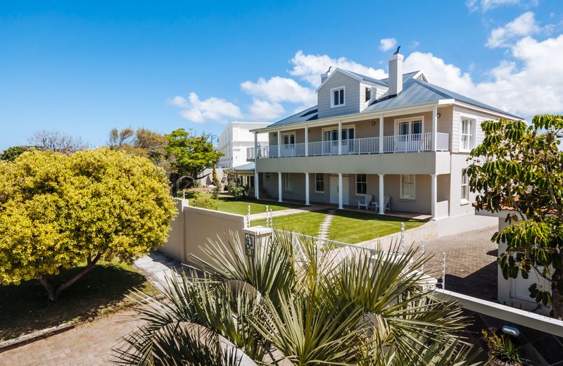 First Avenue Guesthouse