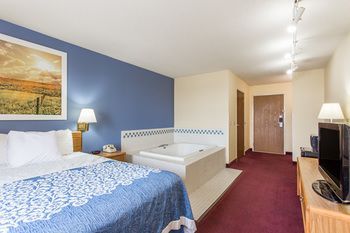 Days Inn by Wyndham Johnson Creek
