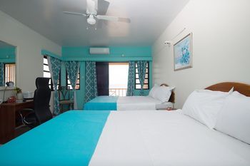 Bird Rock Beach Hotel
