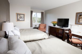 Elmhurst Inn & Spa