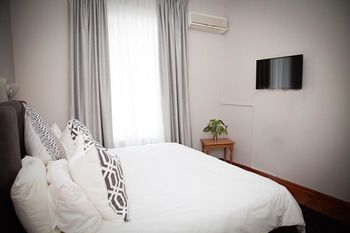 The George Hotel