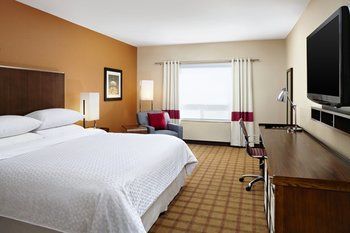 Four Points by Sheraton Edmonton Gateway