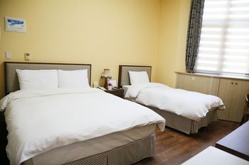 Residence & U