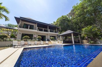Villa Ploi Attitaya 6 Bed 2 Storey Villa Near Nai Harn Beach