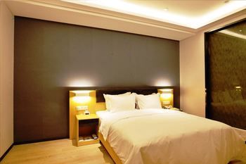 Holiday Inn Express Jinan Exhibition Center
