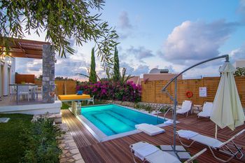 Loutra Villas