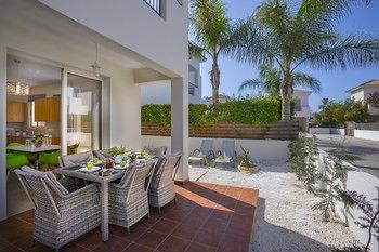 Faros Villa Shamrock