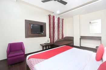 OYO 10318 Hotel Sukhman Residency