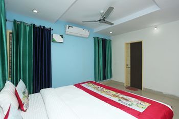 OYO 9245 Capital Guest House III