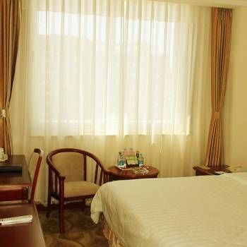 Golden Coast Hotel