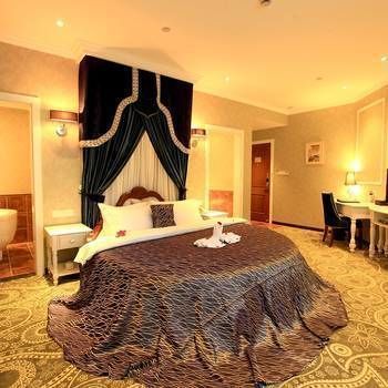Friends Garden Hotel