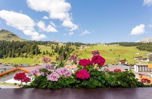 Outdoor Pictures 24