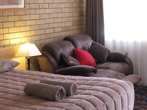 Settlers Motor Inn