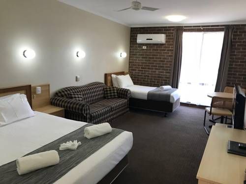 Moonraker Motor Inn