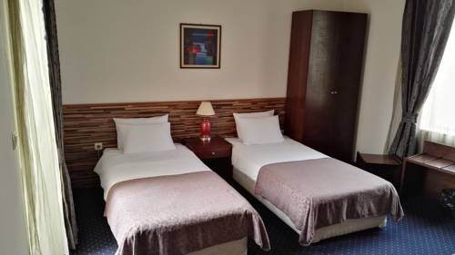 HOTEL SOLO