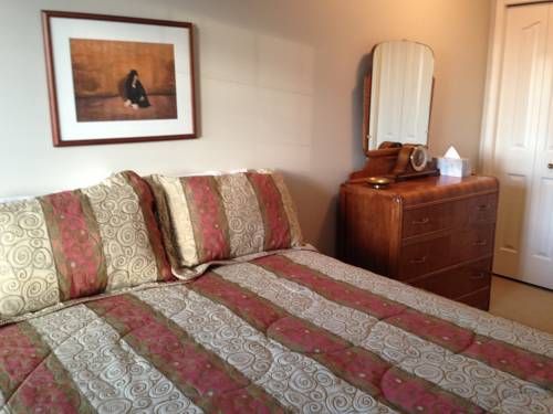 B&B ON SIGNAL HILL
