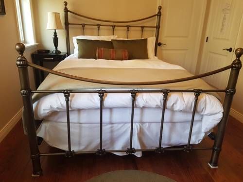 Mt. Woodside Bed & Breakfast