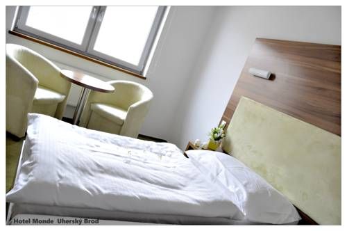 Hotel Monde