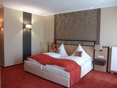 M13 Hotel