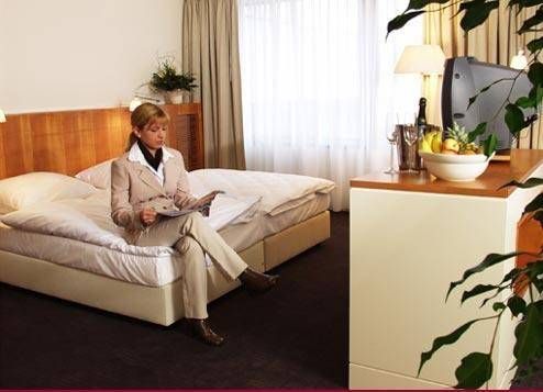 VISIT HOTEL
