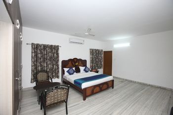 OYO 8628 The ECR Bay Villas and Resort