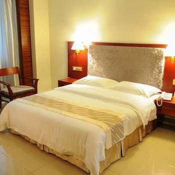 Golden Leaf Hotel