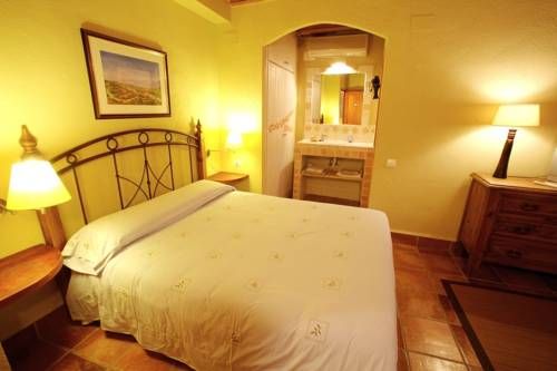 La Olivera Hotel Rural con piscina jacuzzi sauna gim y suites con bañera hidro