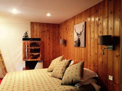 Everest Hotel