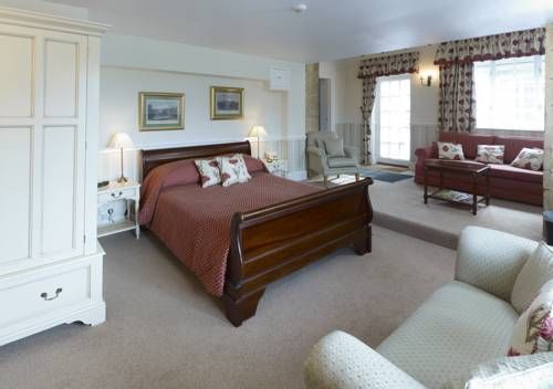 Burleigh Court Hotel