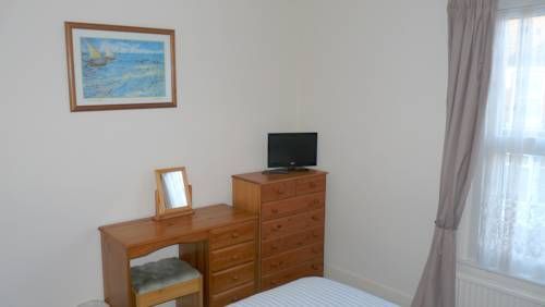 Victoria Road, comfortable 3 bedroom houses with fast Wi-Fi