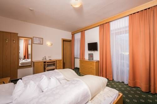 Helmhotel