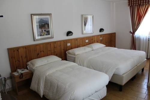 Hotel Bucaneve