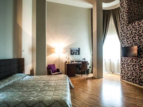 Ekk Hotel