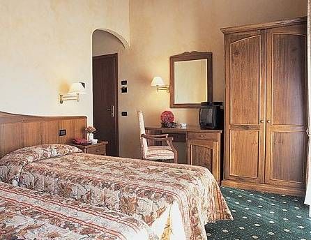 HOTEL PAVONE