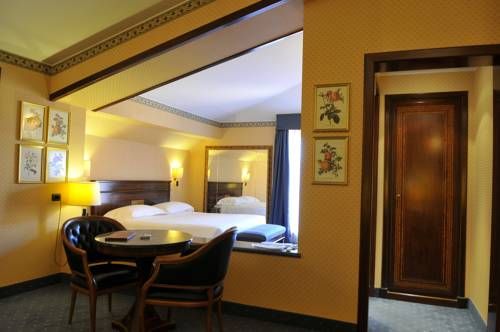 Hotel Motel Top