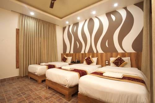 Jungle Safari Lodge
