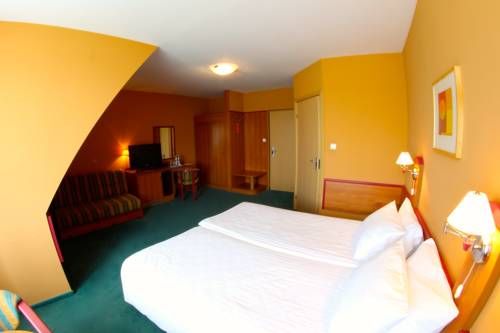 HOTEL TANGO