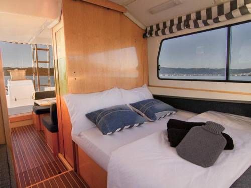 KNYSNA HOUSEBOATS