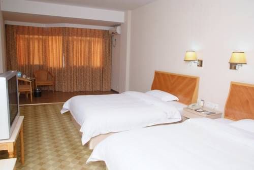 Super 8 Longyan Fa Zhan Plaza