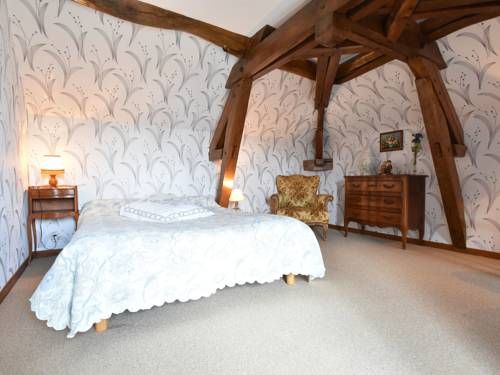 Romantic g te in quiet village for Champagne lovers