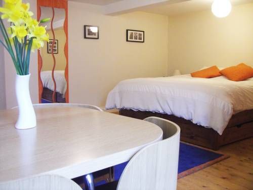 HOME STAY AT LLEDGWIAL