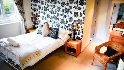 The Strawbury Duck Inn