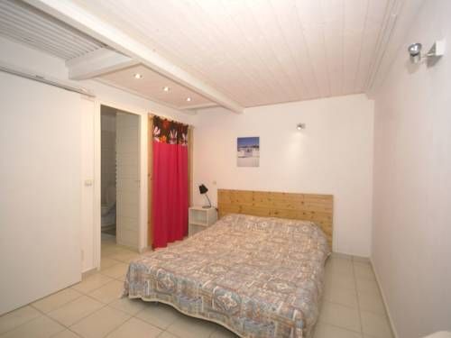 Charming Holiday Home in Poggio Mezzana 150 m from Beach