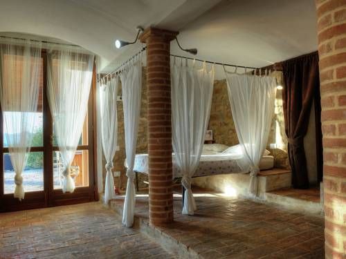 Heritage Holiday Home in Modigliana with Swimming Pool