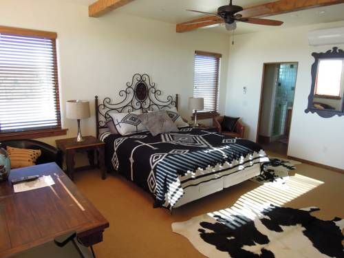 Croad Vineyards - The Inn