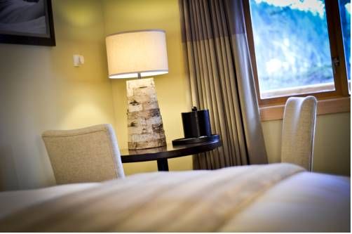 Tyax Lodge & Heliskiing