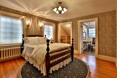 Stone Chalet Bed & Breakfast Inn