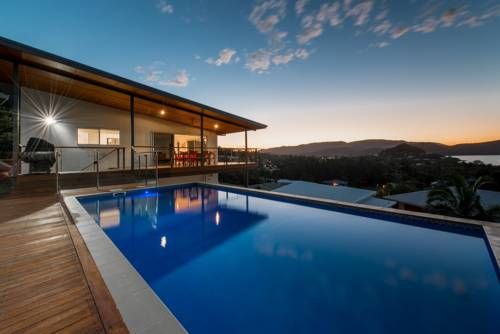 Viewpoint Holiday Home - Cannonvale