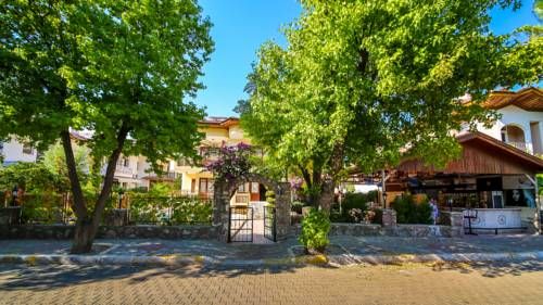 Outdoor Pictures 24